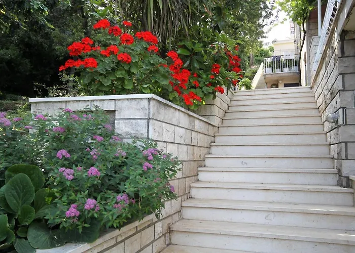 Apartament Seaside With A Swimming Pool Molunat, Dubrovnik - 3544 *